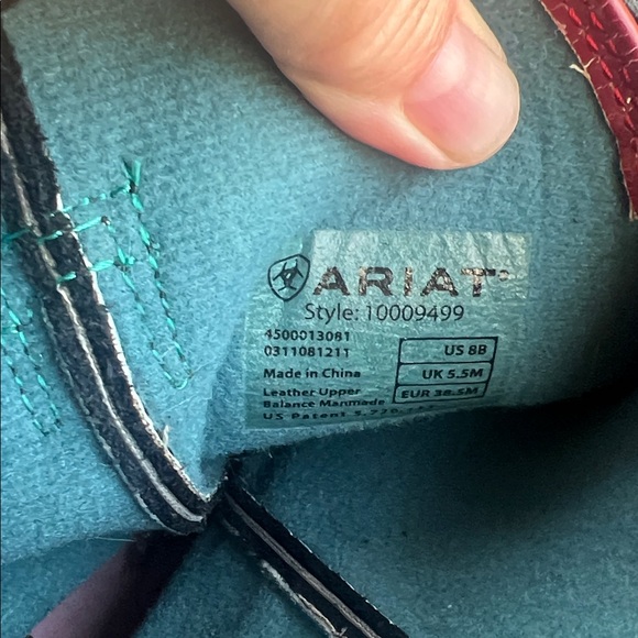 Ariat Fatbaby Cowboy Boots with Red Embroidery size 8 - Picture 2 of 4